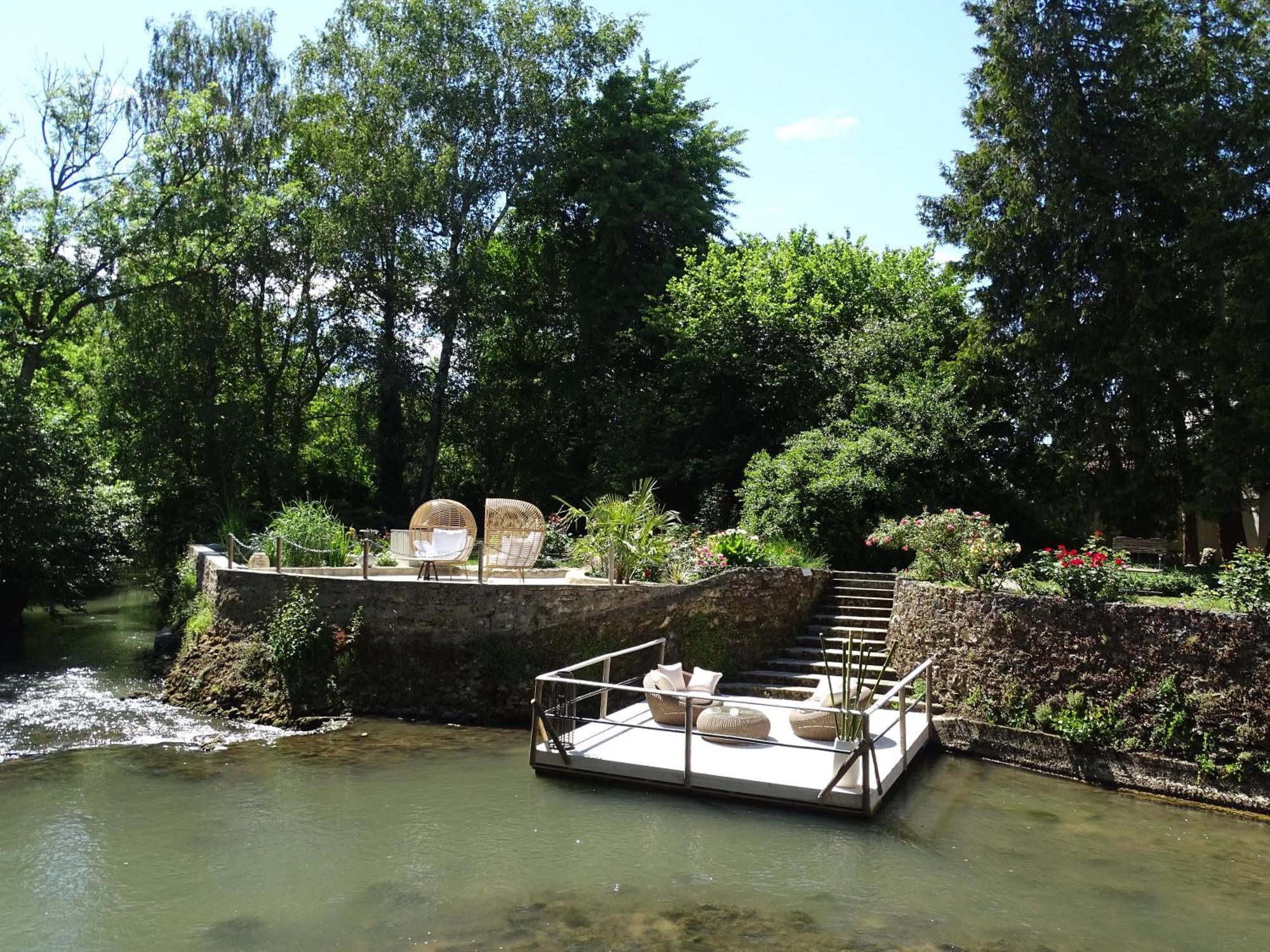 Charme Au Fil De L'Eau 호텔 Vendieres 외부 사진